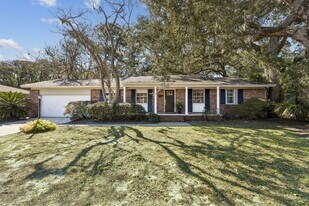 2614 Gregor McGregor Blvd in Fernandina Beach, FL - Building Photo