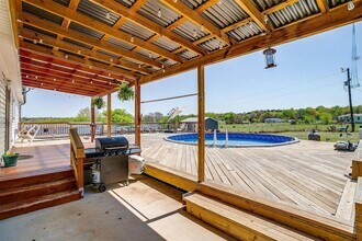 338 Victory Ln in Springtown, TX - Building Photo - Building Photo