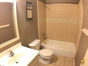 3200 Hillcrest Dr in Mission, TX - Building Photo - Building Photo