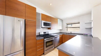 11634 Gorham Ave, Unit 203 in Los Angeles, CA - Building Photo - Building Photo