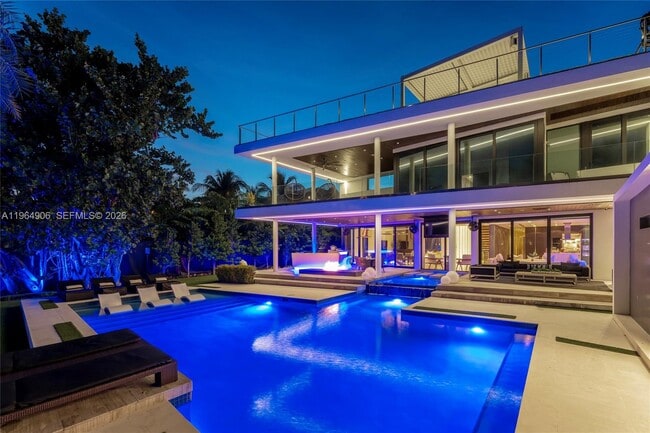 528 Lakeview Ct in Miami Beach, FL - Building Photo - Building Photo