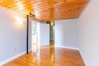 The Lofts at South Street in Petersburg, VA - Foto de edificio - Interior Photo