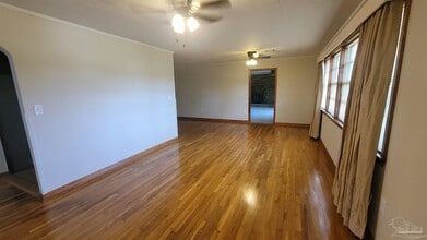 400 E Oakfield Rd in Pensacola, FL - Building Photo - Building Photo