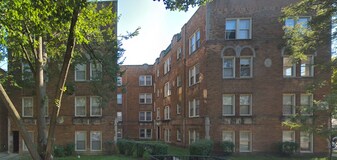 4935 Hull St in Skokie, IL - Building Photo