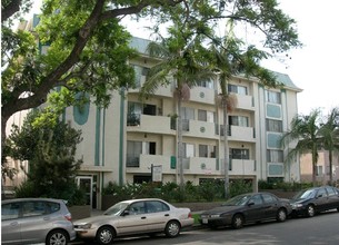 Spa Apartments in Los Angeles, CA - Foto de edificio - Building Photo