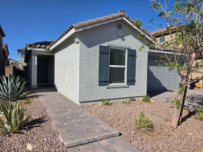 6990 Solano Cyn Ave in Las Vegas, NV - Building Photo - Building Photo