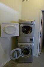 41 Burroughs St, Unit 205 in Detroit, MI - Building Photo - Building Photo