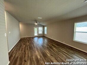 13166 Maridell Park in San Antonio, TX - Foto de edificio - Building Photo