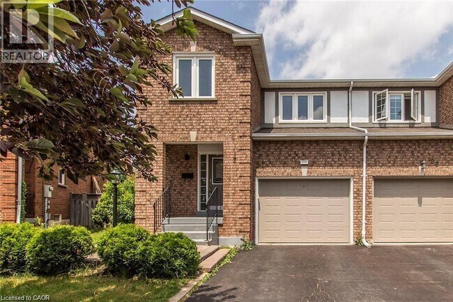 125 Hopewell Rd in Oakville, ON - Building Photo - Building Photo