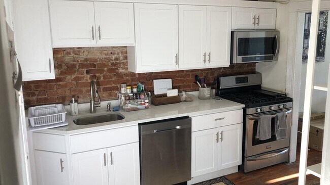 128 Union Park St, Unit 2 in Boston, MA - Building Photo - Building Photo
