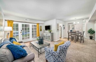 MAA Greenbrier in Fredericksburg, VA - Building Photo