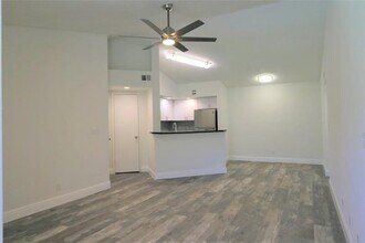 3340 Pinewalk Dr N in Margate, FL - Building Photo - Building Photo