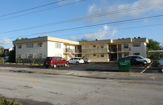 5899 SW 36th Ct in Davie, FL - Building Photo