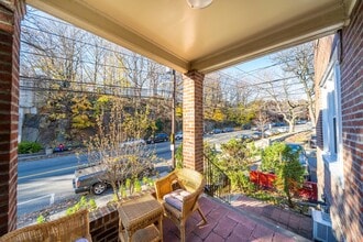 656 JFK Blvd E in Weehawken, NJ - Building Photo - Building Photo