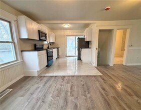 16 Boght Rd in Watervliet, NY - Building Photo - Building Photo
