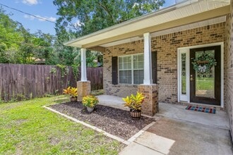 84 2nd Ave in Shalimar, FL - Building Photo - Building Photo