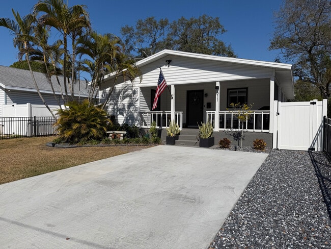 property at 611 16th Ave S