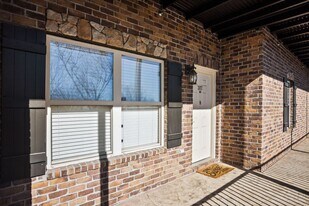 836 W Glenn Ave in Auburn, AL - Building Photo