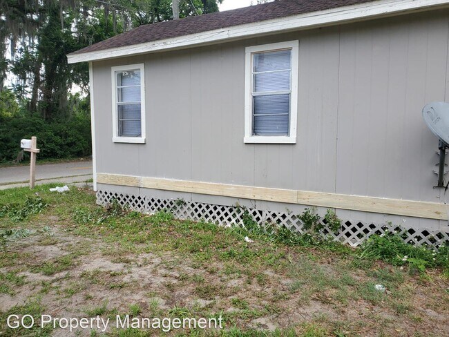 916 NW 2nd St photo'