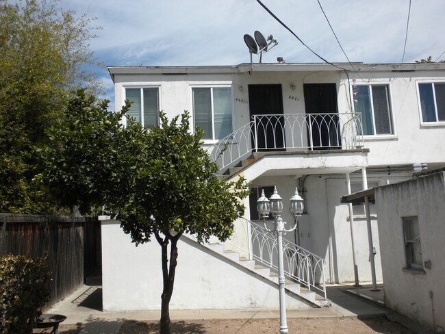 4442 Estrella Ave