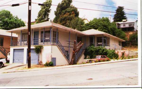 24590-24592 Leona Dr in Hayward, CA - Foto de edificio - Building Photo