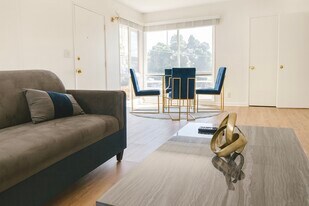 2463 Federal Ave in Los Angeles, CA - Building Photo