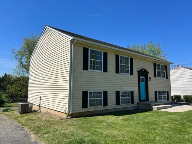 property at 213 Holcomb Path Rd
