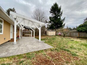 12615 SE 170th St in Renton, WA - Building Photo - Building Photo