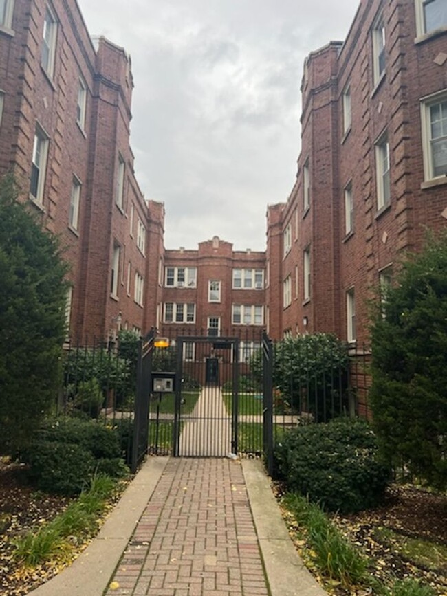 4848 W Wrightwood Ave in Chicago, IL - Building Photo - Building Photo