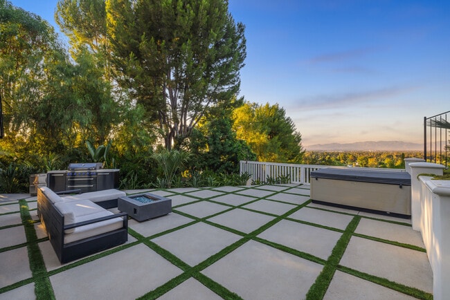property at 16725 Oak View Dr