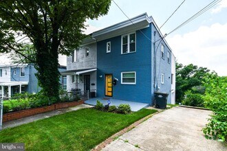 531 Hilltop Terrace SE in Washington, DC - Building Photo - Building Photo