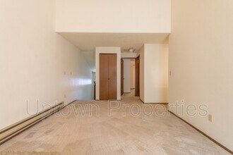 254 Cervantes Cir in Lake Oswego, OR - Building Photo - Building Photo
