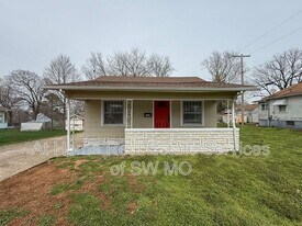 1021 W Turner St in Springfield, MO - Building Photo