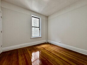 76 Vermilyea Ave in New York, NY - Foto de edificio - Building Photo