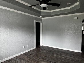 430 Center Way in Lake Jackson, TX - Building Photo - Building Photo