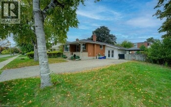 7 Hudson Crescent in Kitchener, ON - Building Photo - Building Photo