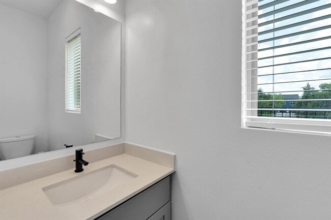 1415B Forward Dr in Little Elm, TX - Foto de edificio - Building Photo