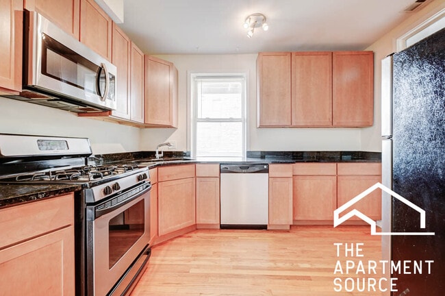 2553 W Ardmore Ave, Unit 2
