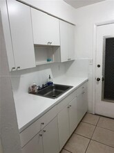 16851 NE 18th Ave in North Miami Beach, FL - Building Photo - Building Photo