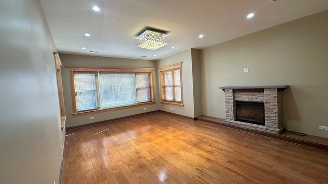 5716 N Campbell Ave in Chicago, IL - Building Photo - Building Photo