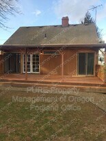 6320 NE Simpson St in Portland, OR - Building Photo