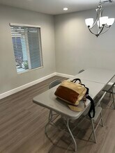 7814 Lindley Ave in Reseda, CA - Building Photo - Building Photo