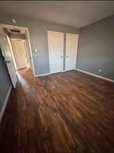 526 Wilkes St in Wharton, TX - Foto de edificio - Building Photo