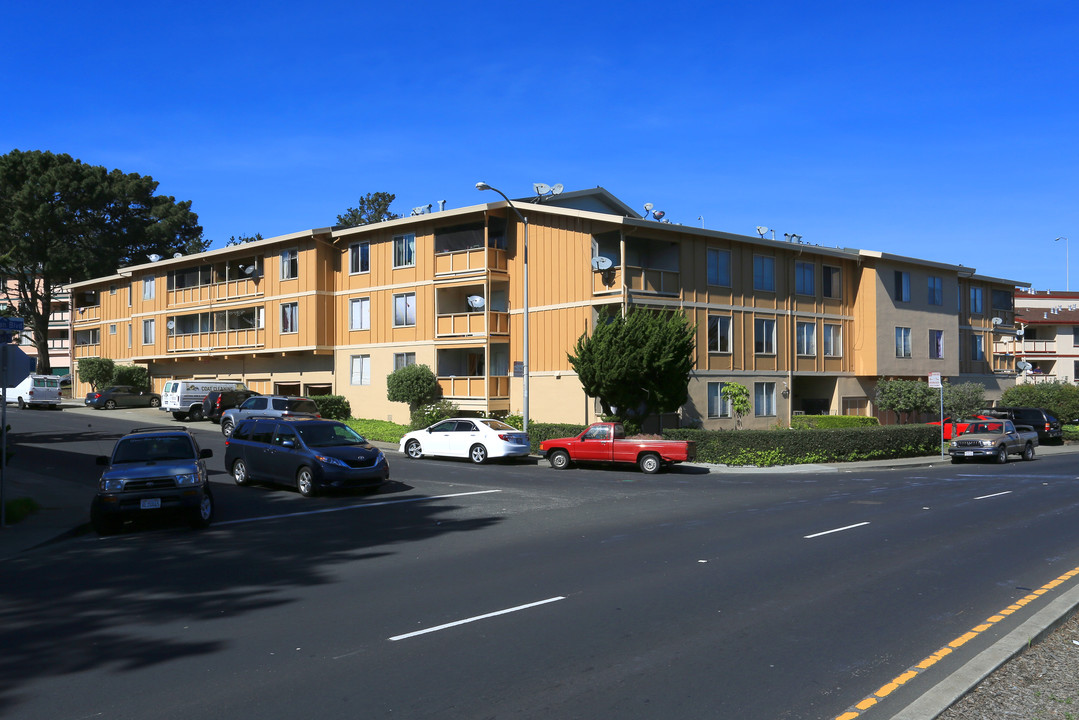 4727 Callan Blvd in Daly City, CA - Foto de edificio