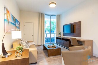 777 N Ocean Dr in Hollywood, FL - Building Photo - Building Photo