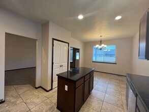 2017 S 59th Ave in Yakima, WA - Building Photo - Building Photo