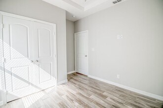 905 W Sunset Valley St in Alton, TX - Building Photo - Building Photo