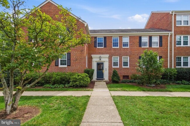property at 6704 W Wakefield Dr