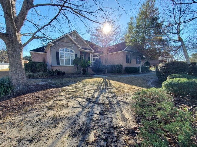 3717 Bermuda Run Dr in Valdosta, GA - Foto de edificio - Building Photo