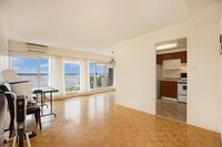 109 King St E photo'